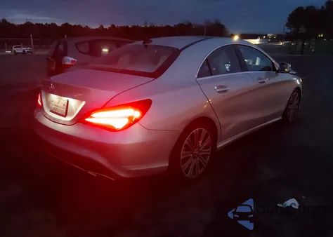 2018 Mercedes-Benz Cla 250 z USA, uszkodzony, nr VIN WDDSJ4EB7JN577318